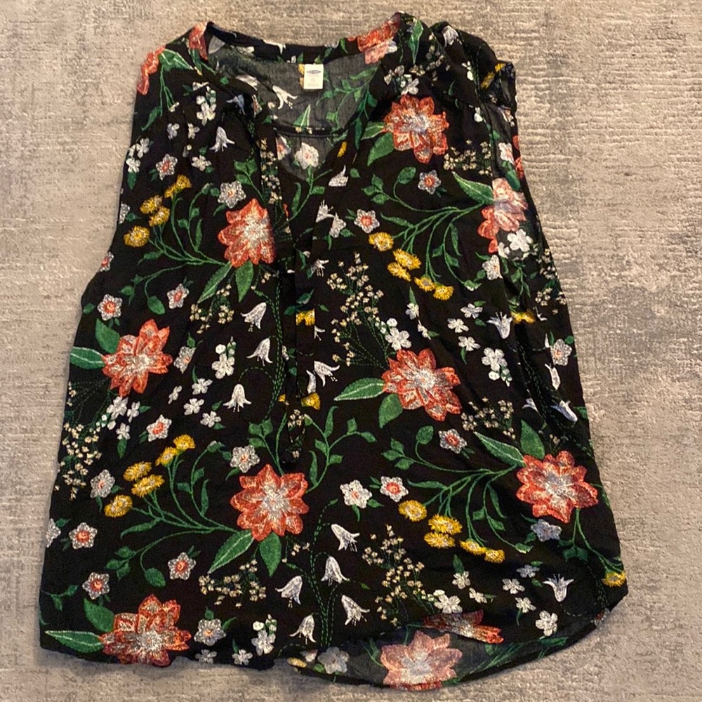 Size XL Old Navy Floral Sleeveless Top
